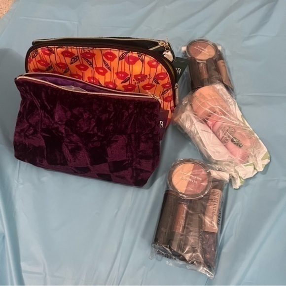 Clinique Other - Makeup Bundle